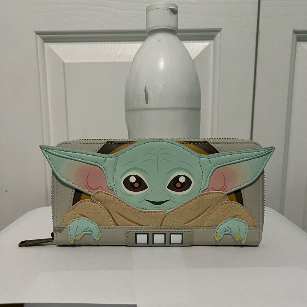 Gently Used Loungefly Star Wars The Mandalorian Grogu wallet
